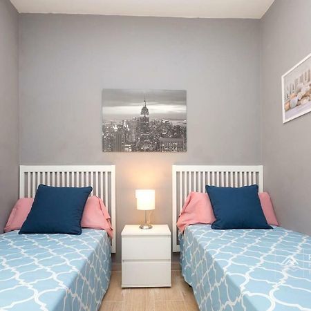 S12 - Beach Front Apartment --Free Wifi- Salou Exterior foto
